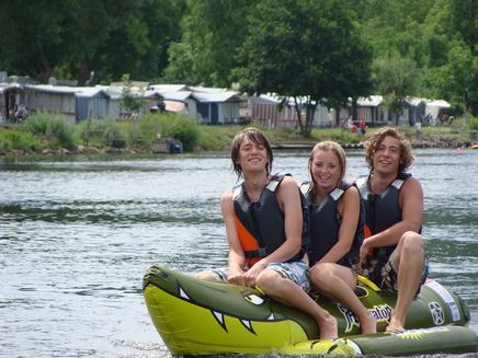 moezel-banana-boot-kinderen-actie-fun Bananaboot op de Moezel