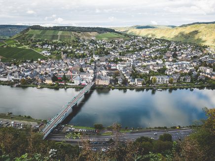 uitzicht-traben-grevenburg-traben-trarbach Uitzicht van de Grevenburg op Traben