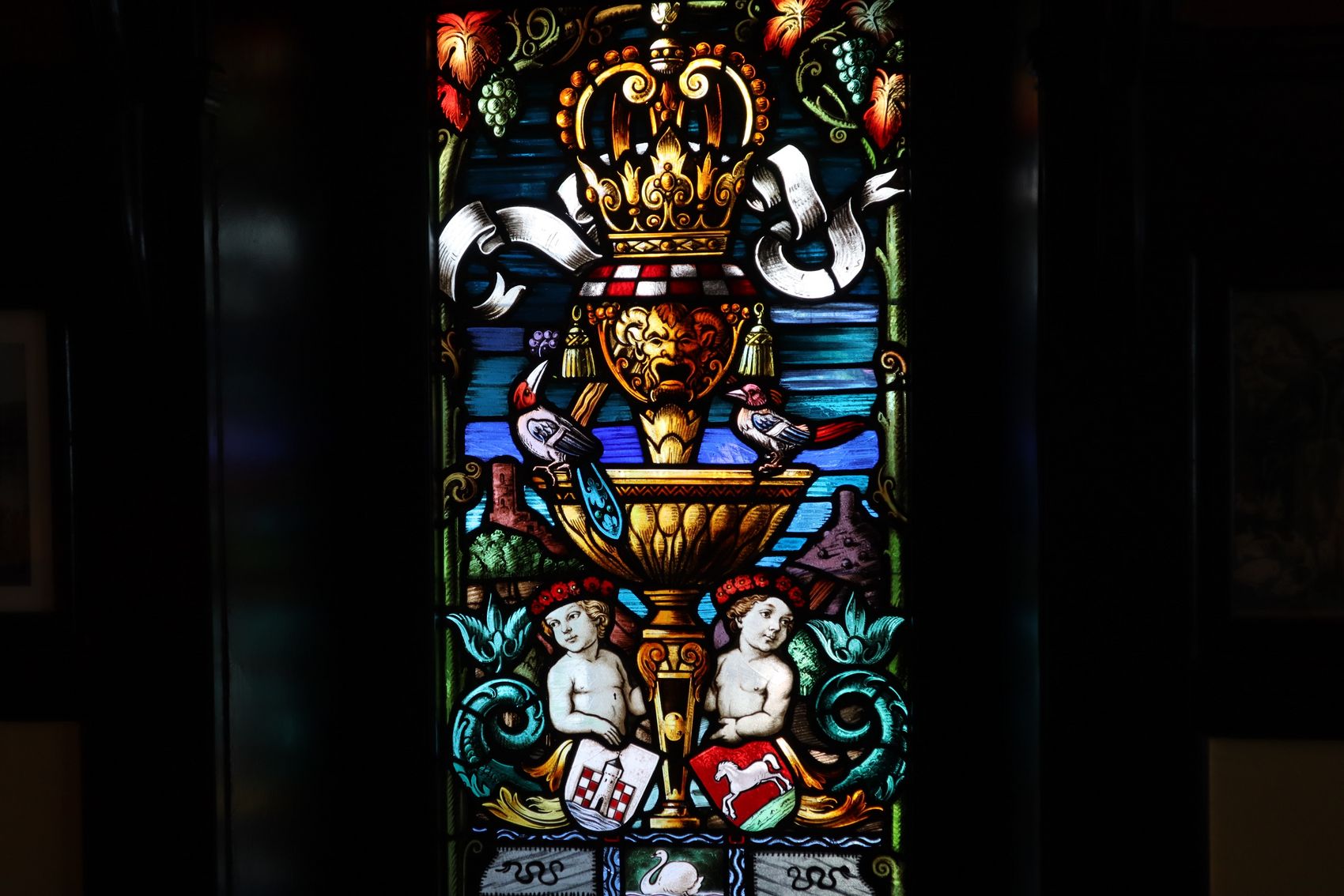 bellevue-art-nouveau-windows-gekleurd-glas-traben-trarbach Raamkozijn in het Bellevue Hotel